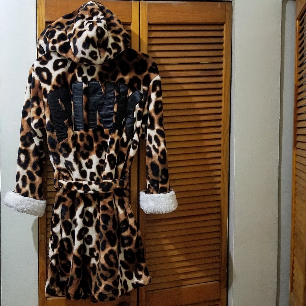 ❌SOLD❌PINK VS Sherpa Lined Robe XS/Small - Picture 6 of 7